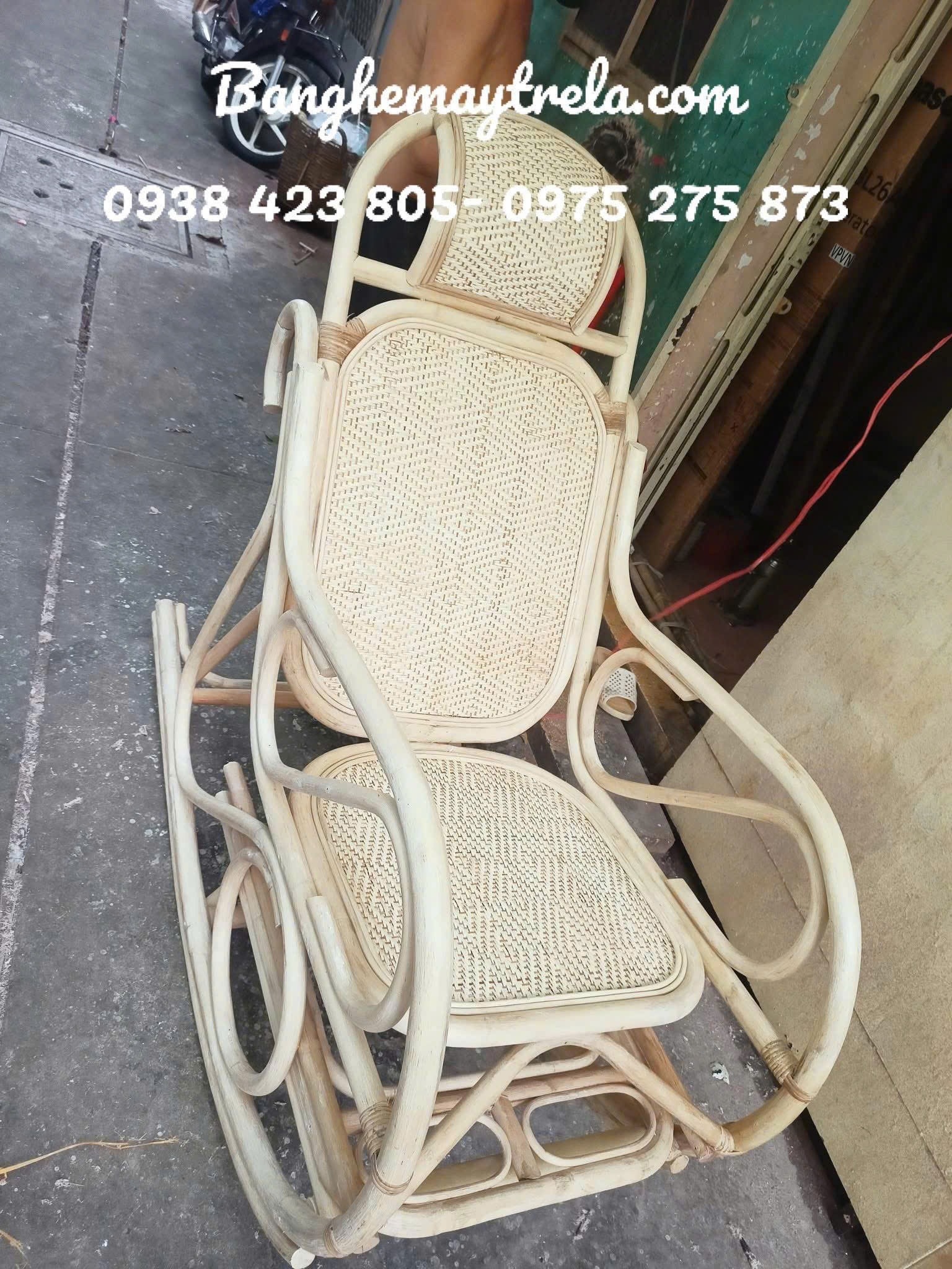 Ghế bập bênh mây đan kín ngồi thư giãn